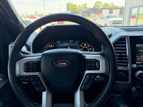 Used 2015 Ford F150 Lariat w/ Equipment Group 502A Luxury AWD/4WD image 38