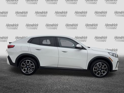 Certified 2025 BMW X2 xDrive28i image 11