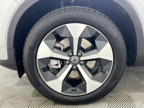 Used 2025 Volvo XC40 B5 Core w/ Climate Package AWD/4WD image 29