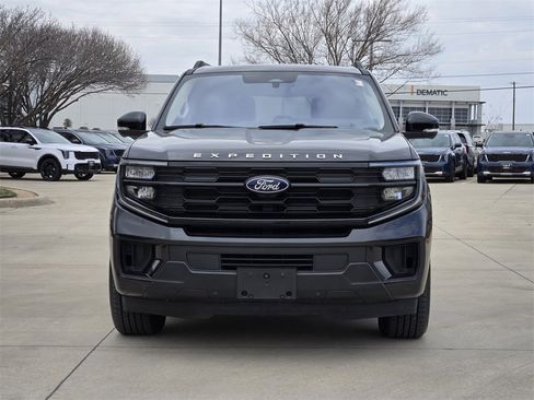 Used 2025 Ford Expedition Active image 11