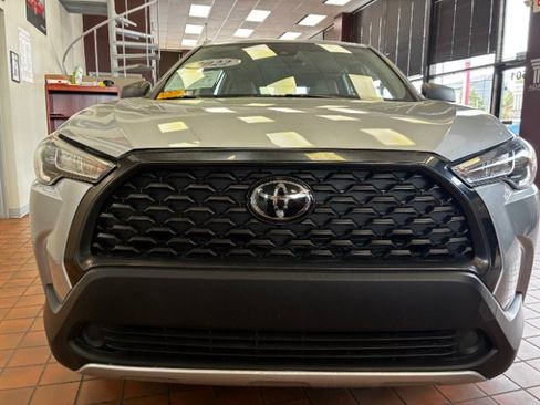 Used 2022 Toyota Corolla Cross L FWD image 4
