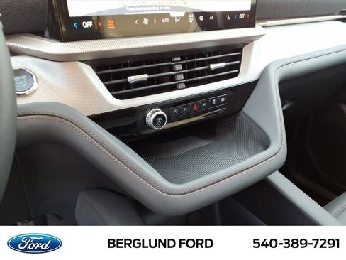 New 2026 Ford Explorer Active w/ Active Comfort Package image 18