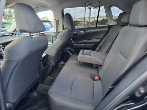 Used 2021 Toyota RAV4 LE FWD image 14