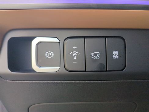 Used 2025 Hyundai Santa Fe Limited image 30