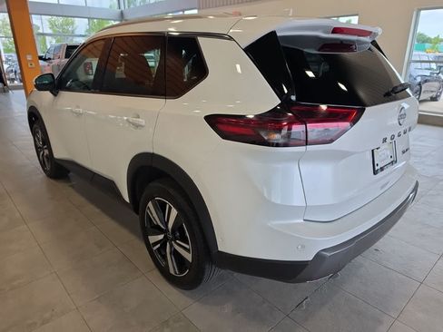 Used 2026 Nissan Rogue SL AWD/4WD image 11
