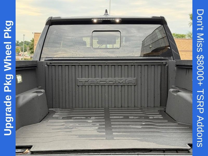 Used 2025 Toyota Tacoma SR5 AWD/4WD image 9