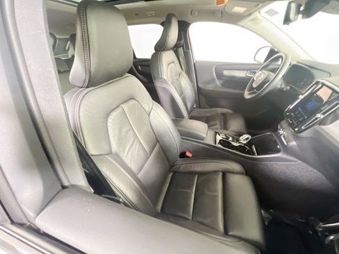 Used 2023 Volvo XC40 B5 Plus w/ Driver Assist Package image 28