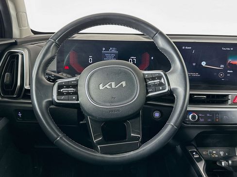 Used 2024 Kia Sorento S image 17