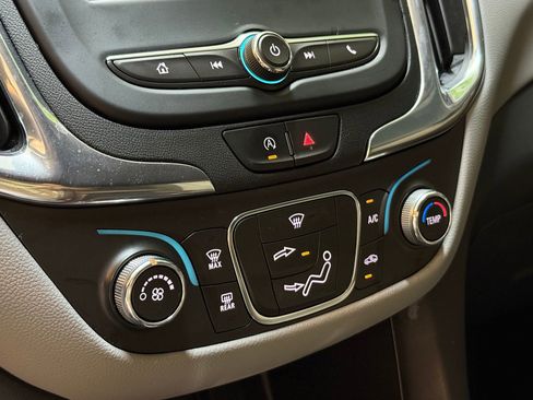 Used 2023 Chevrolet Equinox LS image 16