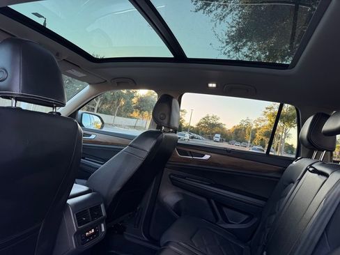 Used 2024 Volkswagen Atlas SE image 20