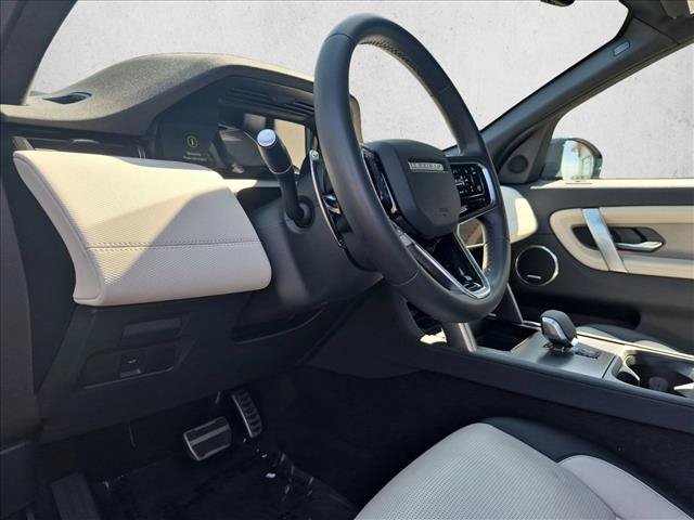 Used 2025 Land Rover Discovery Sport Dynamic SE AWD/4WD image 10