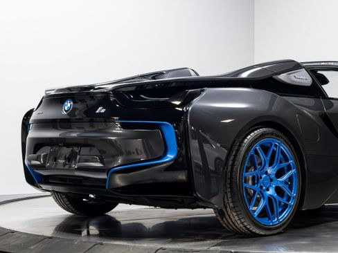 Used 2019 BMW i8 Roadster image 16