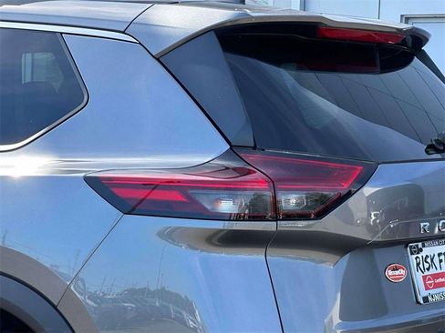 Certified 2023 Nissan Rogue S image 9