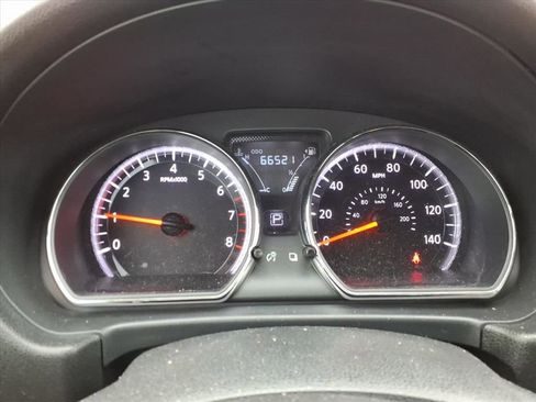 Used 2015 Nissan Versa SV FWD image 14