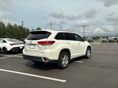 Used 2019 Toyota Highlander Limited FWD image 5