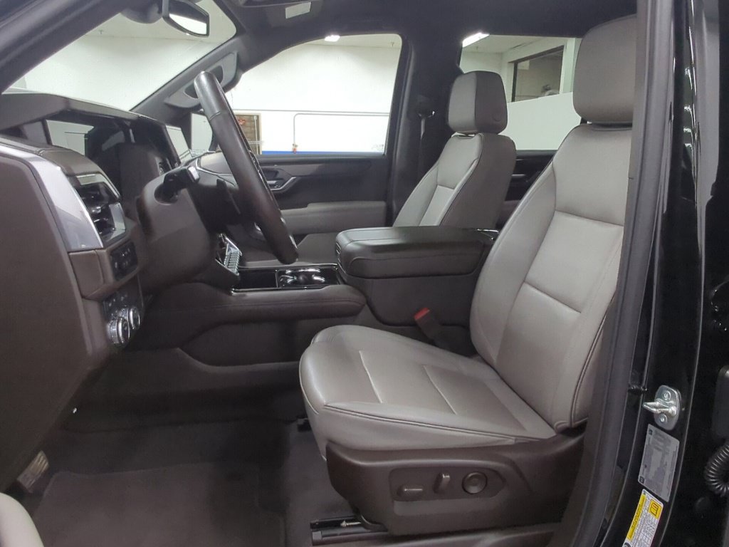 Used 2025 GMC Yukon Elevation AWD/4WD image 11