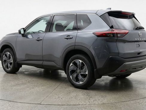 Used 2025 Nissan Rogue SV image 6