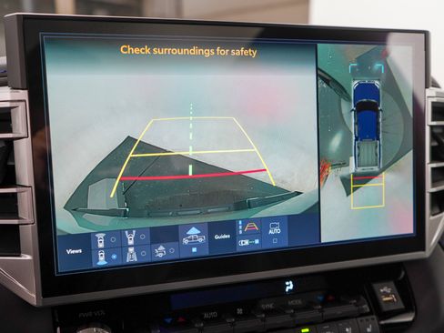 Used 2025 Toyota Tundra Platinum image 28