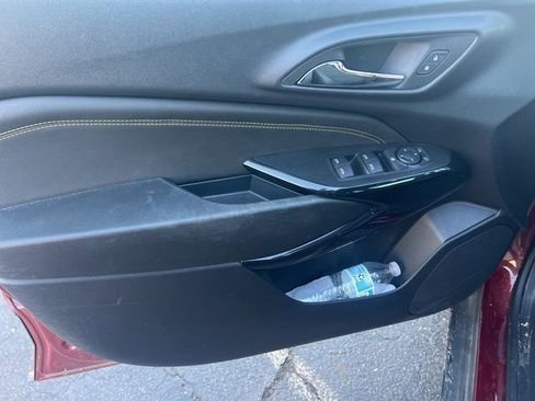 Used 2024 Chevrolet Trax LT w/ LT Convenience Package image 21