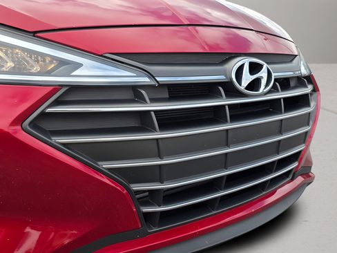 Used 2020 Hyundai Elantra SE FWD image 30