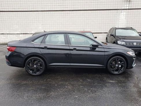 New 2026 Volkswagen Jetta SE FWD image 2