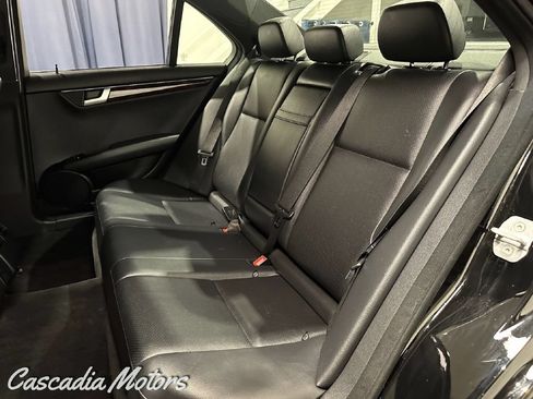 Used 2014 Mercedes-Benz C 300 4MATIC Sedan image 9