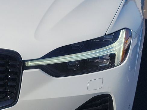 Certified 2025 Volvo XC60 T8 Plus w/ Protection Package Premier image 8