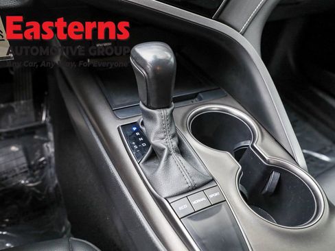 Used 2022 Toyota Camry SE image 13