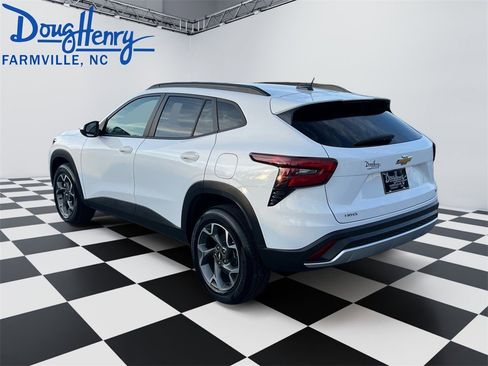 Certified 2024 Chevrolet Trax LT image 3