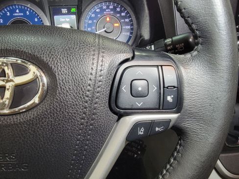Used 2020 Toyota Sienna XLE FWD image 26