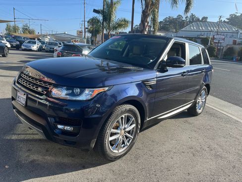 Used 2015 Land Rover Range Rover Sport SE image 3