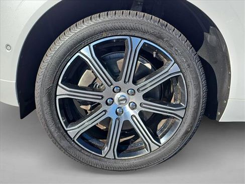 Used 2019 Volvo XC60 T8 Inscription w/ Protection Package Premier image 24