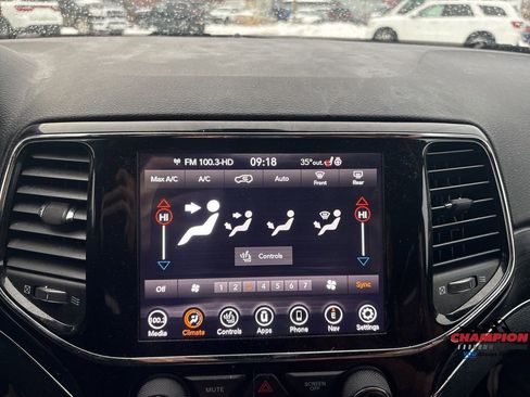 Used 2020 Jeep Grand Cherokee Limited w/ Trailer Tow Group IV image 21