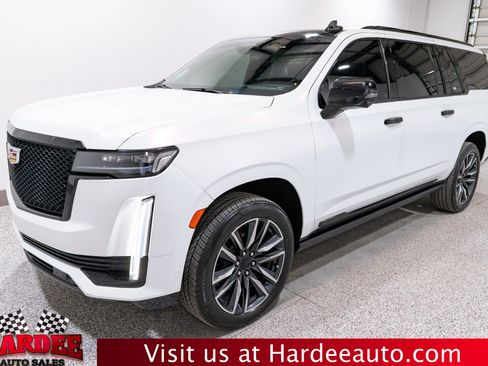 Used 2021 Cadillac Escalade ESV Sport Platinum AWD/4WD image 2