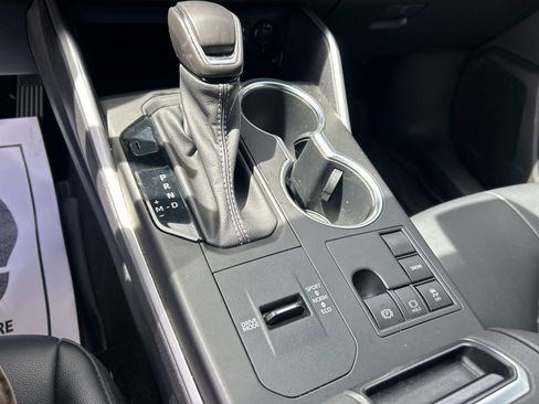 Used 2023 Toyota Highlander XSE image 11