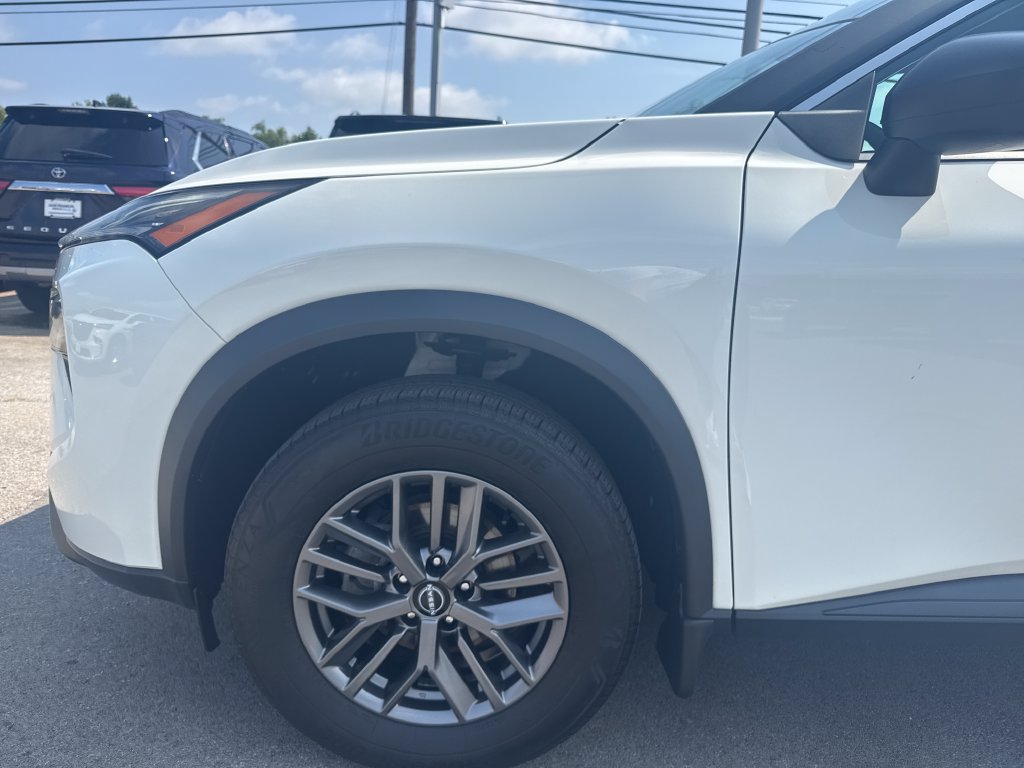 Used 2024 Nissan Rogue S FWD image 10