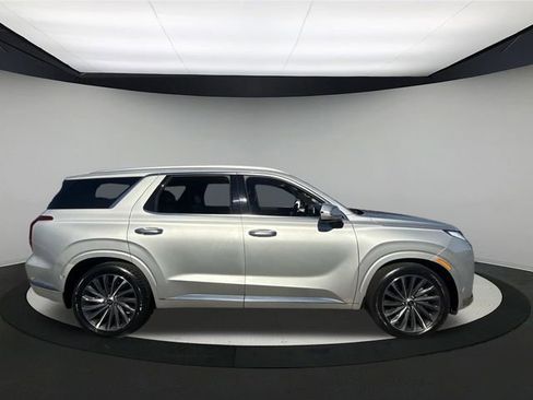 Used 2023 Hyundai Palisade Calligraphy w/ Cargo Package image 5