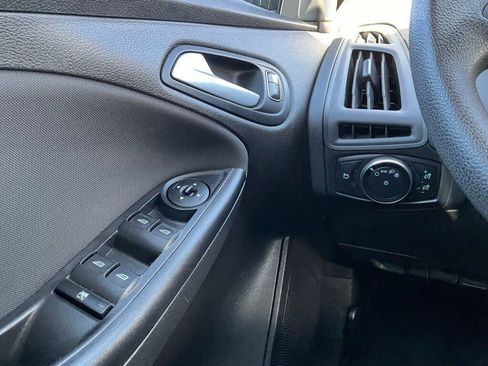 Used 2016 Ford Focus SE image 21