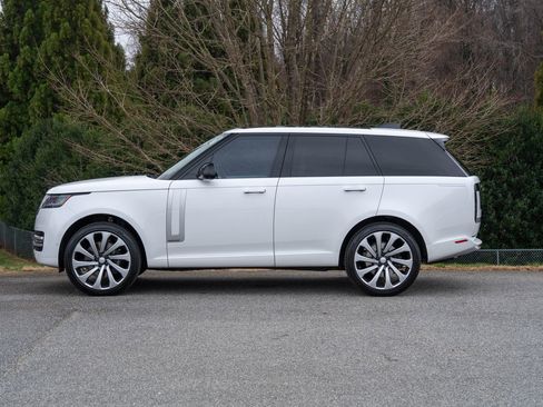 Used 2024 Land Rover Range Rover Autobiography image 3