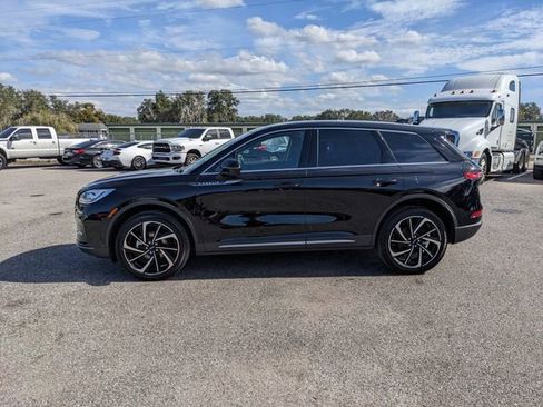 Used 2025 Lincoln Corsair Reserve image 7