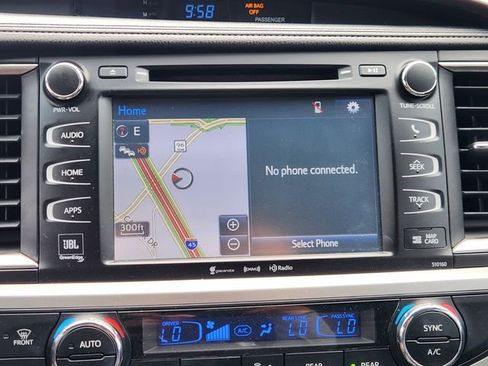 Used 2016 Toyota Highlander Limited FWD image 16
