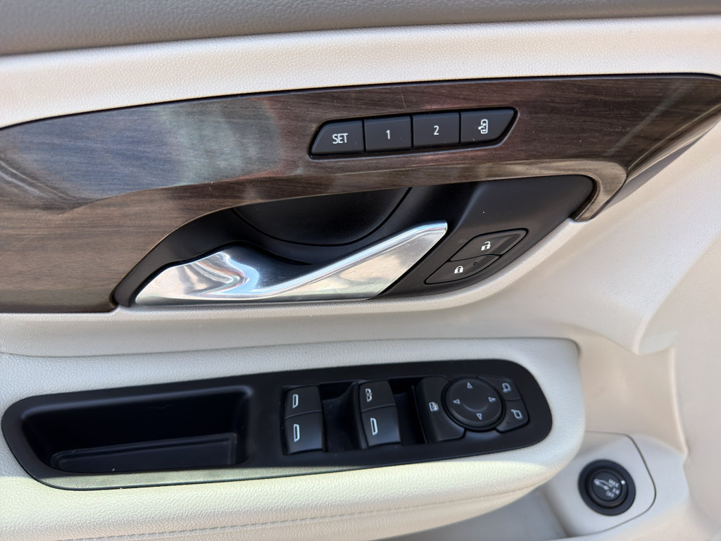 Used 2020 GMC Terrain Denali w/ Denali Premium Package FWD image 12