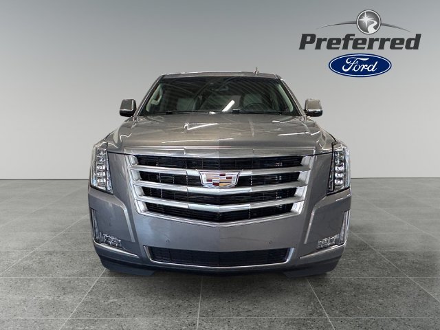 Used 2018 Cadillac Escalade Luxury AWD/4WD image 12