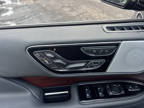 Certified 2023 Lincoln Navigator Reserve image 10