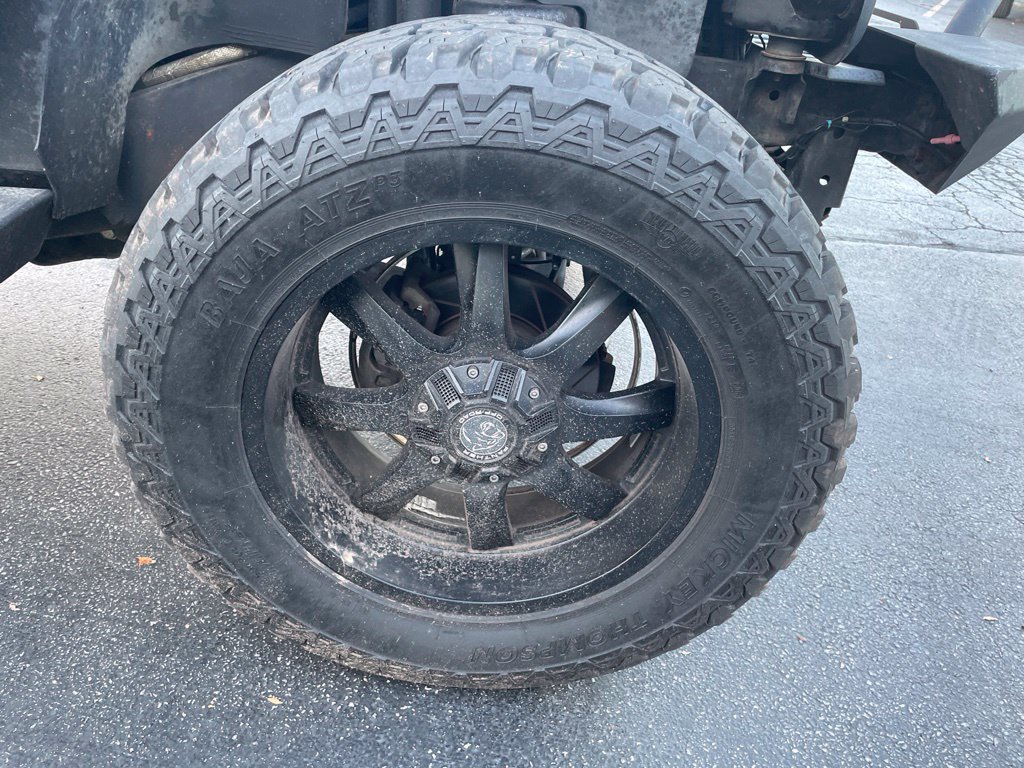 Used 2016 Jeep Wrangler Unlimited Sahara w/ Dual Top Group AWD/4WD image 24