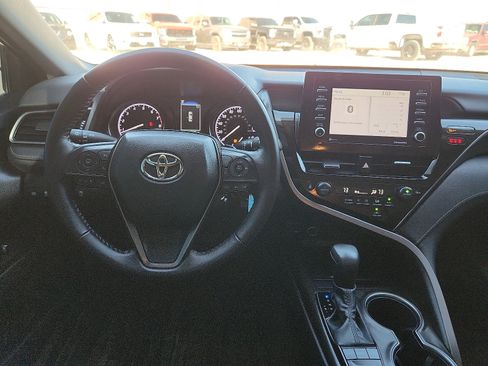 Used 2023 Toyota Camry SE image 10