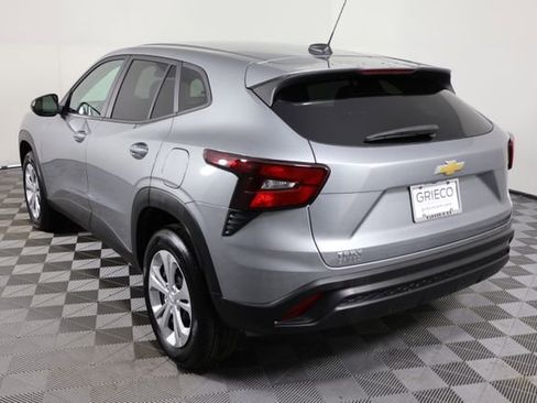 Used 2024 Chevrolet Trax LS w/ Driver Confidence Package image 6