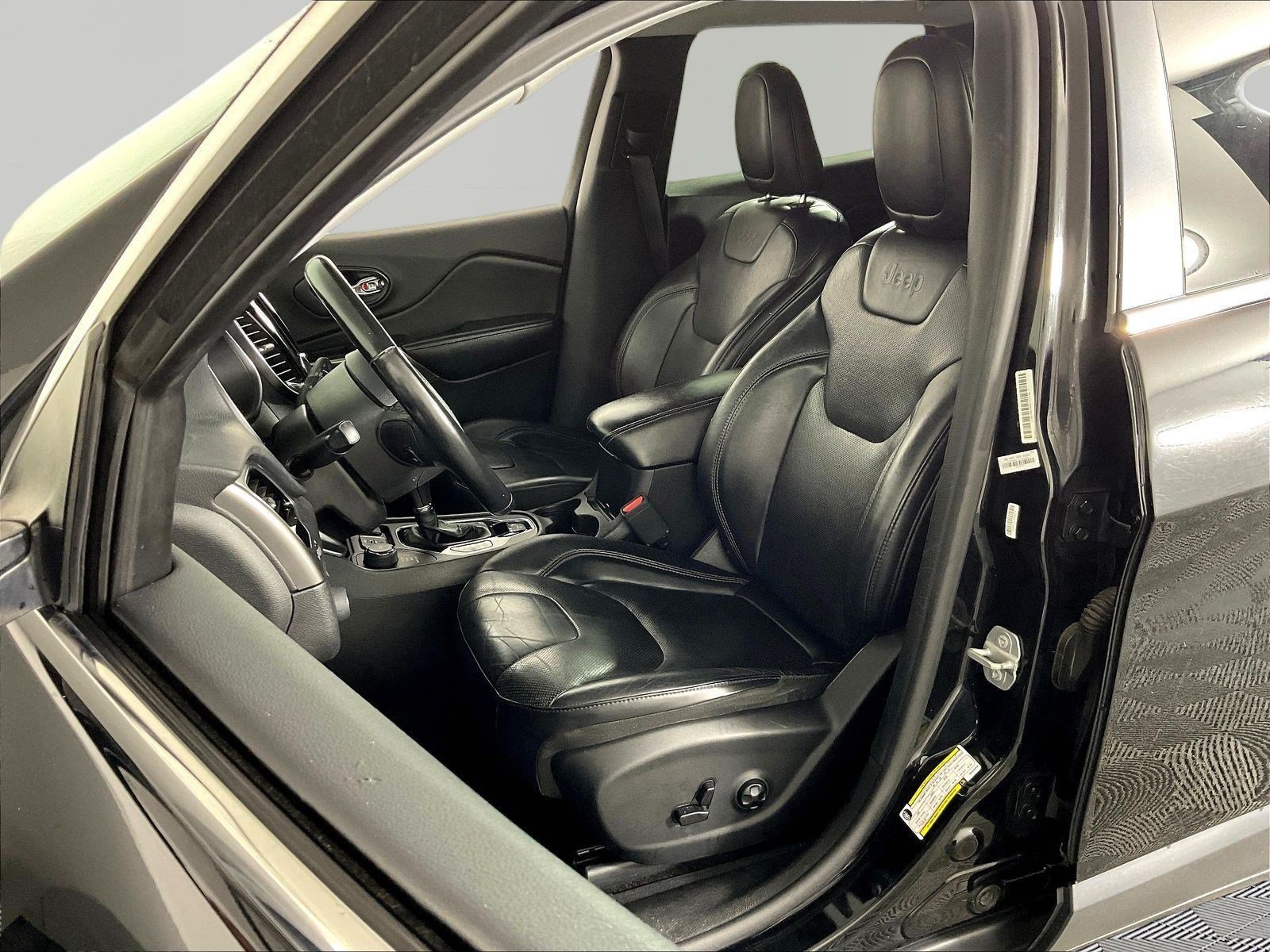 Used 2019 Jeep Cherokee Limited AWD/4WD image 21
