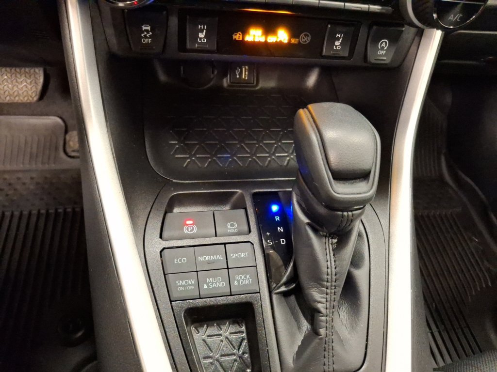Used 2023 Toyota RAV4 XLE w/ Convenience Package AWD/4WD image 28