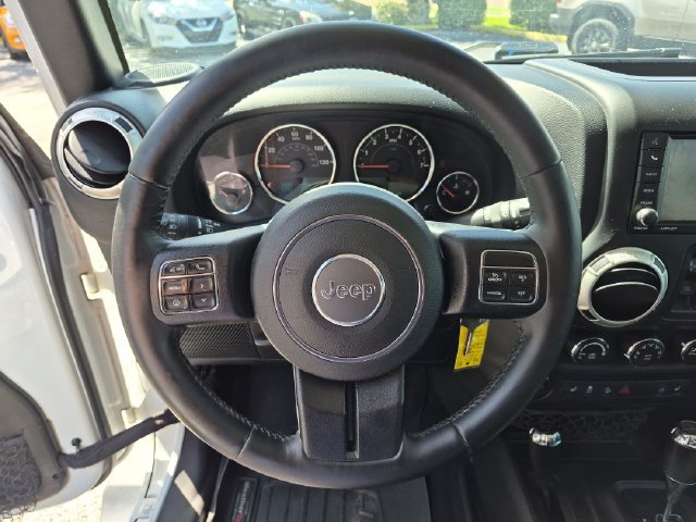 Used 2018 Jeep Wrangler Unlimited Sahara w/ Dual Top Group AWD/4WD image 12